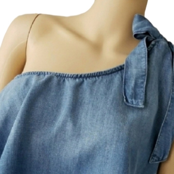 cloth & stone Tops - CLOTH & STONE Anthropologie Chambray One Shoulder Top Small.